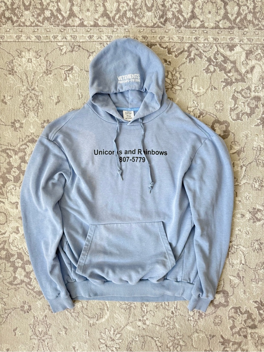 Vetements ‘Unicorns and Rainbows’ Oversized Hoodie Spring 2018 Collection - XS - Picture 2 of 12